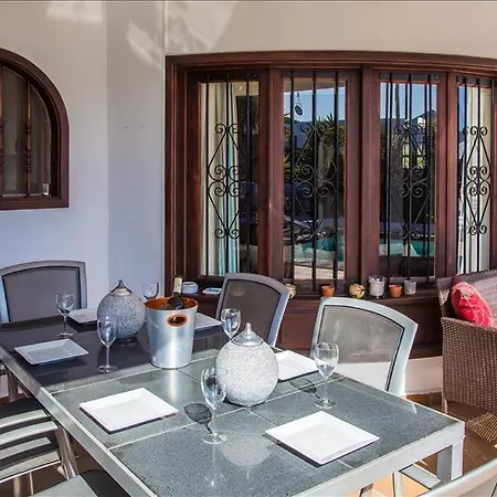 Villa Casa Grecia - 3 Bedroom Family - Well Furnished Interior- Great Pool Area *