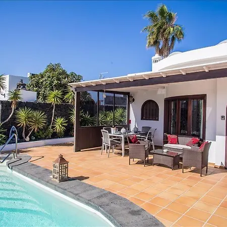 Willa Casa Grecia - 3 Bedroom Family - Well Furnished Interior- Great Pool Area Puerto del Carmen (Lanzarote)